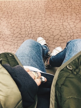 「MOUSSY（マウジー）のMVS SKINNY（デニムパンツ）」を使った、kuru:3さん（レディース・154cm）の秋コーディネート