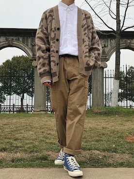 「H&M（エイチ・アンド・エム）のアイテム（シャツ/ブラウス、ホワイト系）」を使った、一石子さん（メンズ・175cm）の春コーディネート