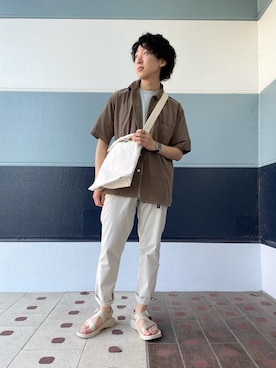 「Chaco（チャコ）のアイテム」を使った、松原和輝さん（メンズ・165cm）の夏コーディネート