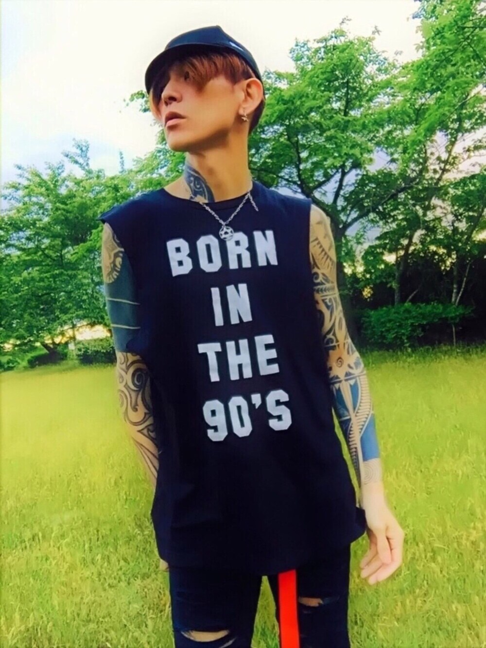「ノースリーブ、タンクトップ、ブラック、ストリート、NEW ERA、プチプラ、H&M、ベースボールキャップ、オールブラック、ラフ」｜「NEW ERAのNEWERA ｱﾝﾊﾟｲﾔｷｬｯﾌﾟ🎵（キャップ、ブラック系）」を使った、TETUさん（メンズ・174cm）の夏コーディネートの1枚目の写真