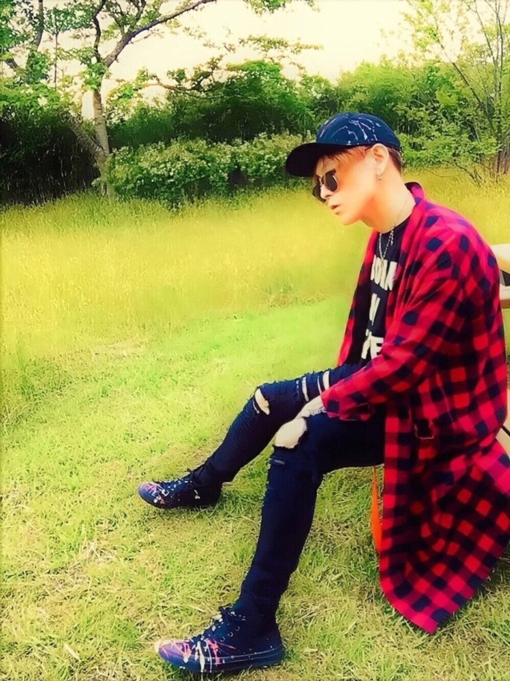 「デニム、スキニーデニム、スニーカー、チェック、ガウン、キャップ、黒スキニー、サングラス、チェック柄、converse」｜「かっこよく出来ました✌️🙊💕🎵🎨🎨🎨🎨🖍🖋🖊🖌✏️✒️👟👟👟の塗った♪（スニーカー、ブラック系）」を使った、TETUさん（メンズ・174cm）の夏コーディネートの1枚目の写真
