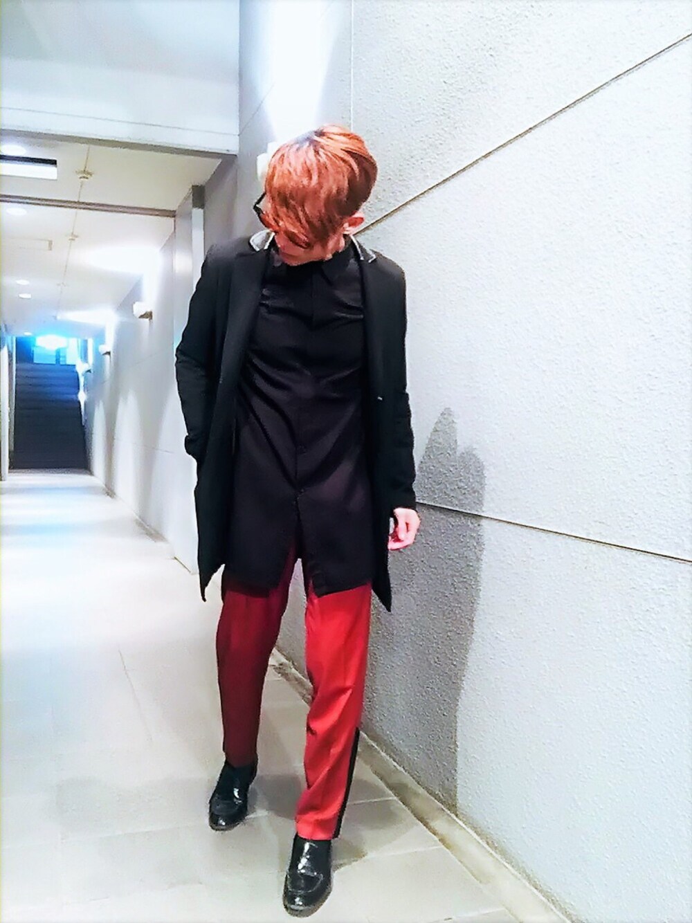 「MYSELF ABAHOUSE、テーパードパンツ、スラックス、ラインパンツ、Furbodesign、腕時計、シャツスタイル、ジャケット、モード、ローファー」｜「Furbo designの【Furbo design】フルボデザイン F2501 レザーウォッチ　〔雑誌掲載モデル〕（アナログ腕時計、ブラック系）」を使った、TETUさん（メンズ・174cm）の春コーディネートの1枚目の写真