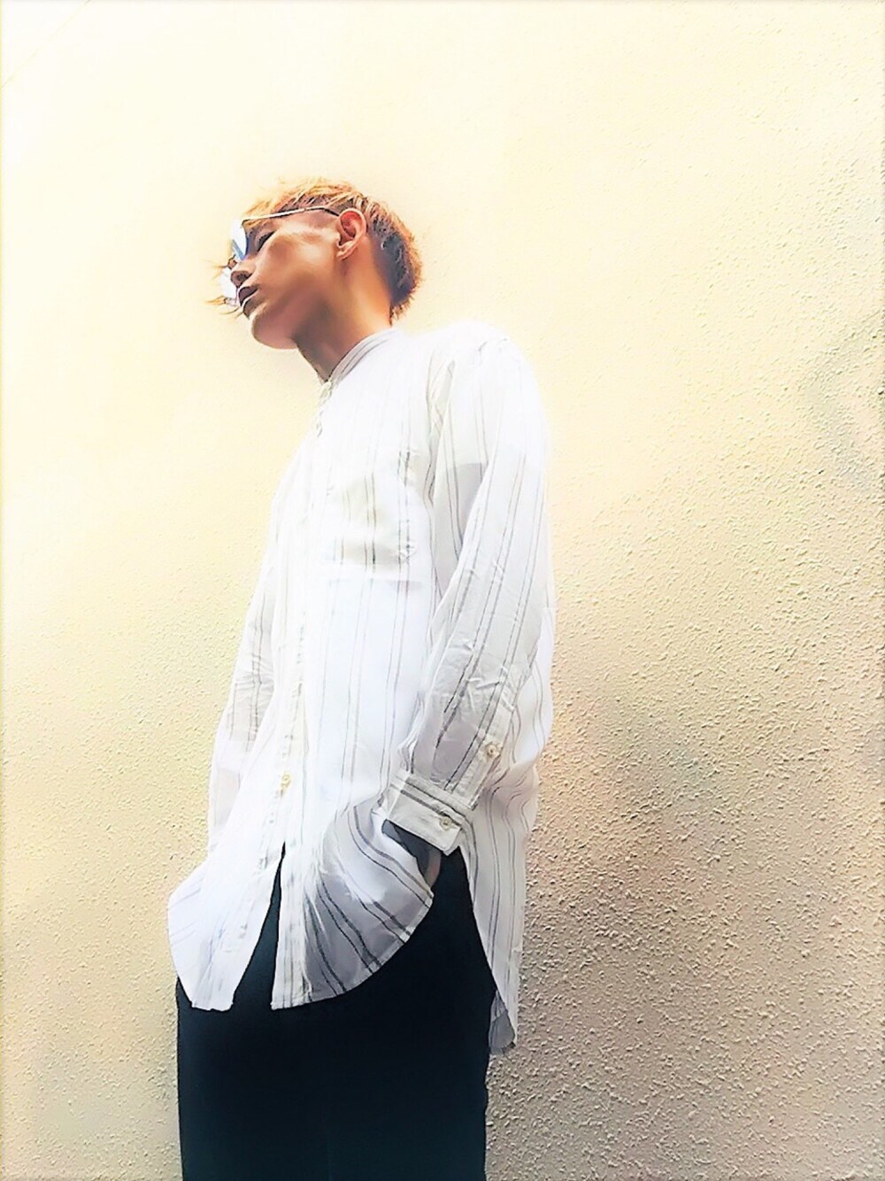 「ストライプ、ロングシャツ、ロング丈、ストライプシャツ、シャツスタイル、ノーカラーシャツ、abahouse、夏コーデ、シンプルコーデ」｜「ABAHOUSEのキュプラストライプシャツ（シャツ/ブラウス、ホワイト系）」を使った、TETUさん（メンズ・174cm）の夏コーディネートの1枚目の写真