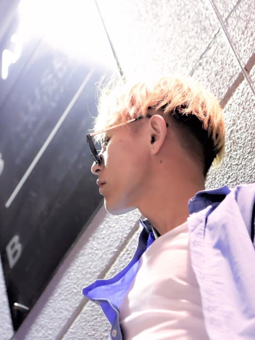 「秋コーデ、大人カジュアル、Tシャツ、シンプル、シャツ、シャツスタイル、ラフ、サングラス、H&M、ZARA」｜「📸📷💃✨🎵📽🎥♥️♦️♠️♣️のアイテム（その他、ゴールド系）」を使った、TETUさん（メンズ・174cm）の秋コーディネートの1枚目の写真