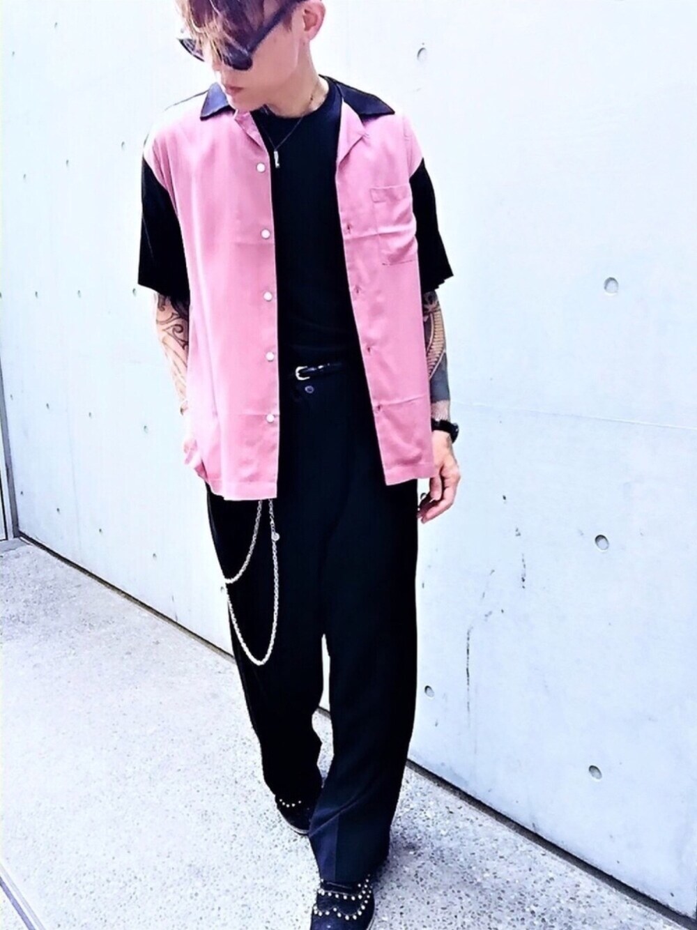 「ネックレス、シャツ、ワイドパンツ、腕時計、シャツスタイル、ｏｒｏｂｉａｎｃｏ、ウォレットチェーン、オープンカラーシャツ、Calvin Klein」｜「CALVIN KLEIN WATCHES+JEWELRYの[カルバンクライン] CALVIN KLEIN 腕時計 High Noon（ハイヌーン） クロノグラフ ブラック×ブラック（アナログ腕時計、ブラック系）」を使った、TETUさん（メンズ・174cm）の秋コーディネートの1枚目の写真