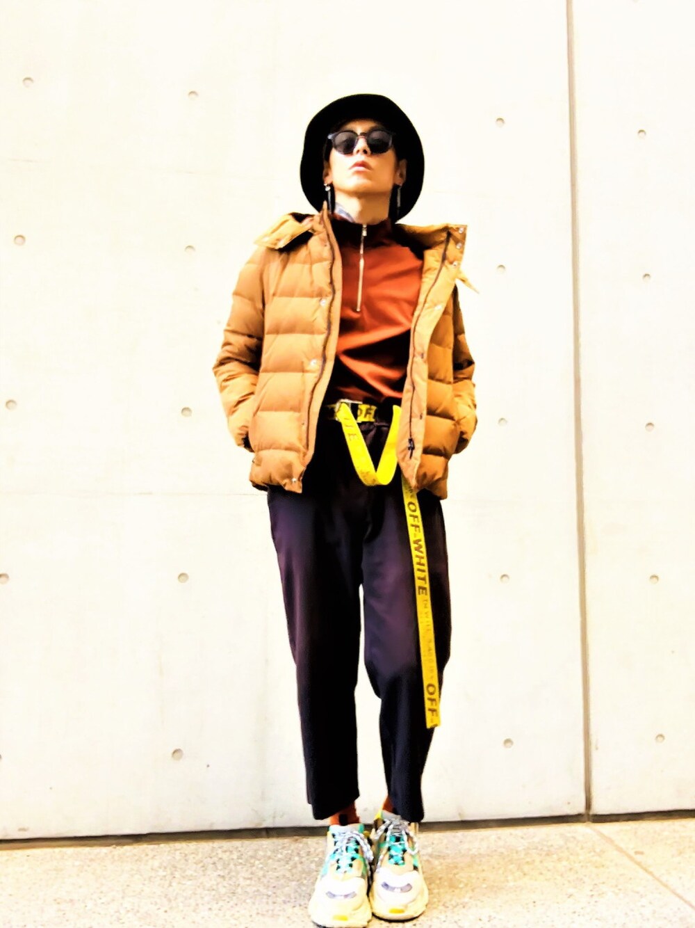 「ダウンジャケット、ハーフジップ、タックイン、ブラウン、バケットハット、ABAHOUSE LASTWORD(ABAHOUSE LASTWORD)、ストリート、BALENCIAGA、秋のコーデ、abahouse」｜「ABAHOUSEのワッシャーナイロンハンガリーダウン（ダウンジャケット/コート、ベージュ系）」を使った、TETUさん（メンズ・174cm）の秋コーディネートの1枚目の写真