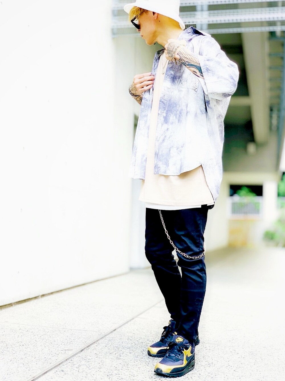 TETUさんの「CASPER JOHN AIVER　TIDYE OVERSIZE SHIRT（AIVER）」を使ったコーディネート