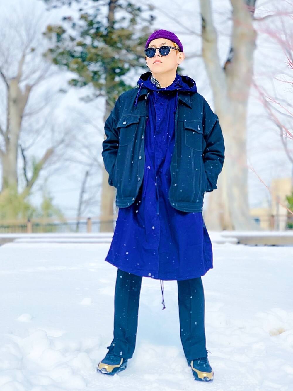 「Gジャン、アウターONアウター、モッズコート、フレアパンツ、ニット帽、パープル、エアマックス、NIKE、モード、CASPER JOHN AIVER」｜「AIVERのCASPER JOHN AIVER　ビッグモッズコート（モッズコート、パープル系）」を使った、TETUさん（メンズ・174cm）の冬コーディネートの1枚目の写真