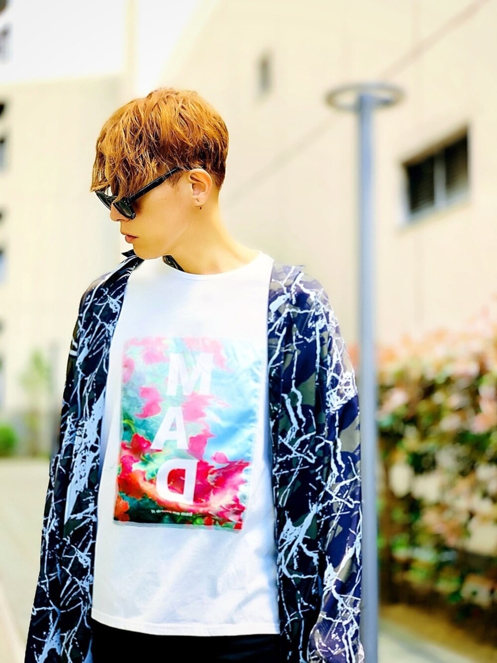 「柄シャツ、NUMBER (N)INE、オーバーサイズ、シャツスタイル、ストリート、韓国ファッション、ビッグシルエット、春コーデ、ラフ、jouetie」｜「NUMBER (N)INEの【NUMBER (N)INE】《別注》グラフィッククロス ビッグシルエット ロングシャツ（シャツ/ブラウス、グリーン系）」を使った、TETUさん（メンズ・174cm）の春コーディネートの1枚目の写真