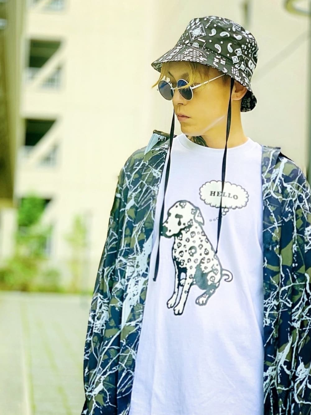 「ビッグシルエット、オーバーサイズ、柄シャツ、バンダナ柄、バケットハット、AIVER、NUMBER (N)INE、ストリートMIX、ストリート、bias」｜「NUMBER (N)INEの【NUMBER (N)INE】《別注》グラフィッククロス ビッグシルエット ロングシャツ（シャツ/ブラウス、グリーン系）」を使った、TETUさん（メンズ・174cm）の秋コーディネートの1枚目の写真