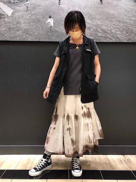「ティアードスカート」｜「アイテム（ミリタリージャケット）」を使った、Hitomiさん（レディース・161cm）の春コーディネート