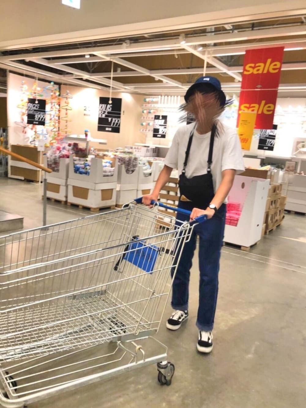 「＃デニム、#ootd、#vans、IKEA、UNIQLO、バケハ、バケットハット、LEE」｜「Leeの【LEE】デニムバケットハット（ハット、ブルー系）」を使った、MORITAさん（メンズ・182cm）の夏コーディネートの1枚目の写真