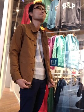 「GAP（ギャップ）のアイテム（トップス、ホワイト系）」を使った、山中俊幸さん（メンズ・174cm）の秋コーディネート