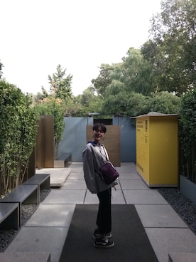 「アイテム（ナイロンジャケット、シルバー系）」を使った、伤心球赛さん（レディース・174cm）の秋コーディネート