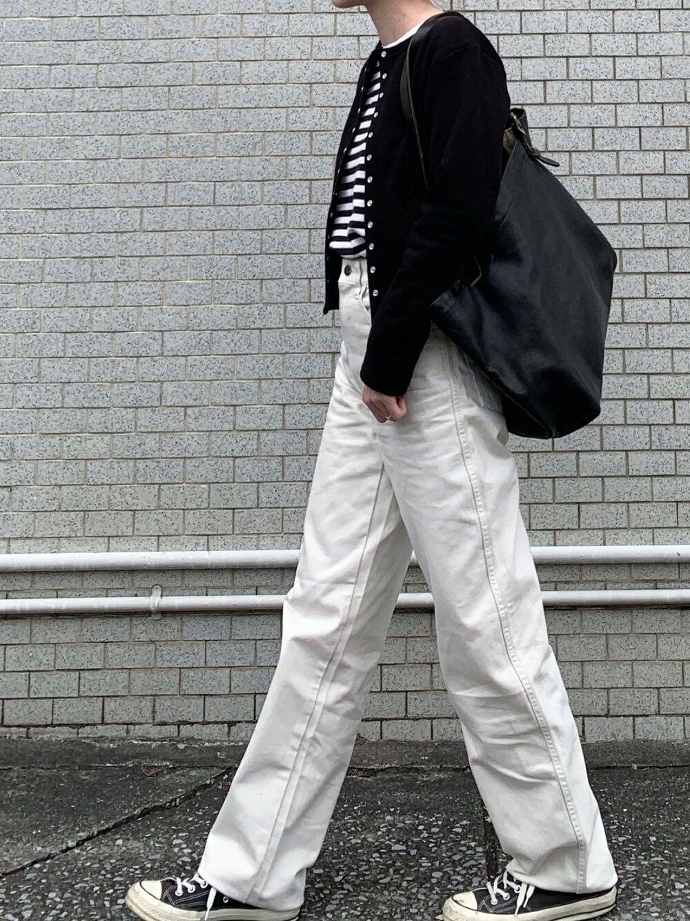 「カジュアル、今日のコーデ、ラフ、オトナカジュアル、ママファッション」｜「agnes b.のM001 CARDIGAN カーディガンプレッション（カーディガン/ボレロ、ブラック系）」を使った、cota_raさん（レディース・168cm）の冬コーディネートの1枚目の写真