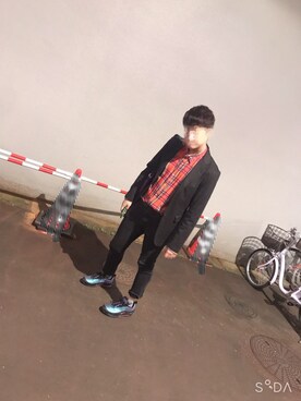 「undercurrentのアイテム（スーツジャケット、ブラック系）」を使った、安藤恭佑さん（メンズ）の秋コーディネート