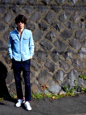 「メゾン キツネ(MAISON KITSUNE)」｜「アイテム（スニーカー）」を使った、大坪ツヨシさん（メンズ・174cm）の春コーディネート