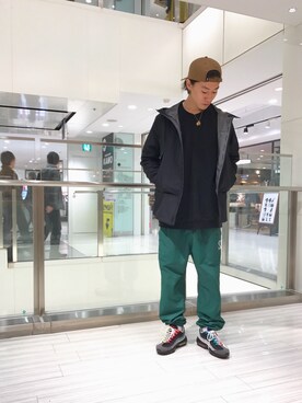 「STUSSY（ステューシー）のアイテム（マウンテンパーカー）」を使った、SEI_MSDさん（メンズ・176cm）の冬コーディネート