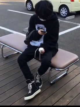「DRKSHDW by RICK OWENS（ダークシャドウ バイ リックオウエンス）のアイテム（トートバッグ）」を使った、こてつさん（メンズ・173cm）の春コーディネート