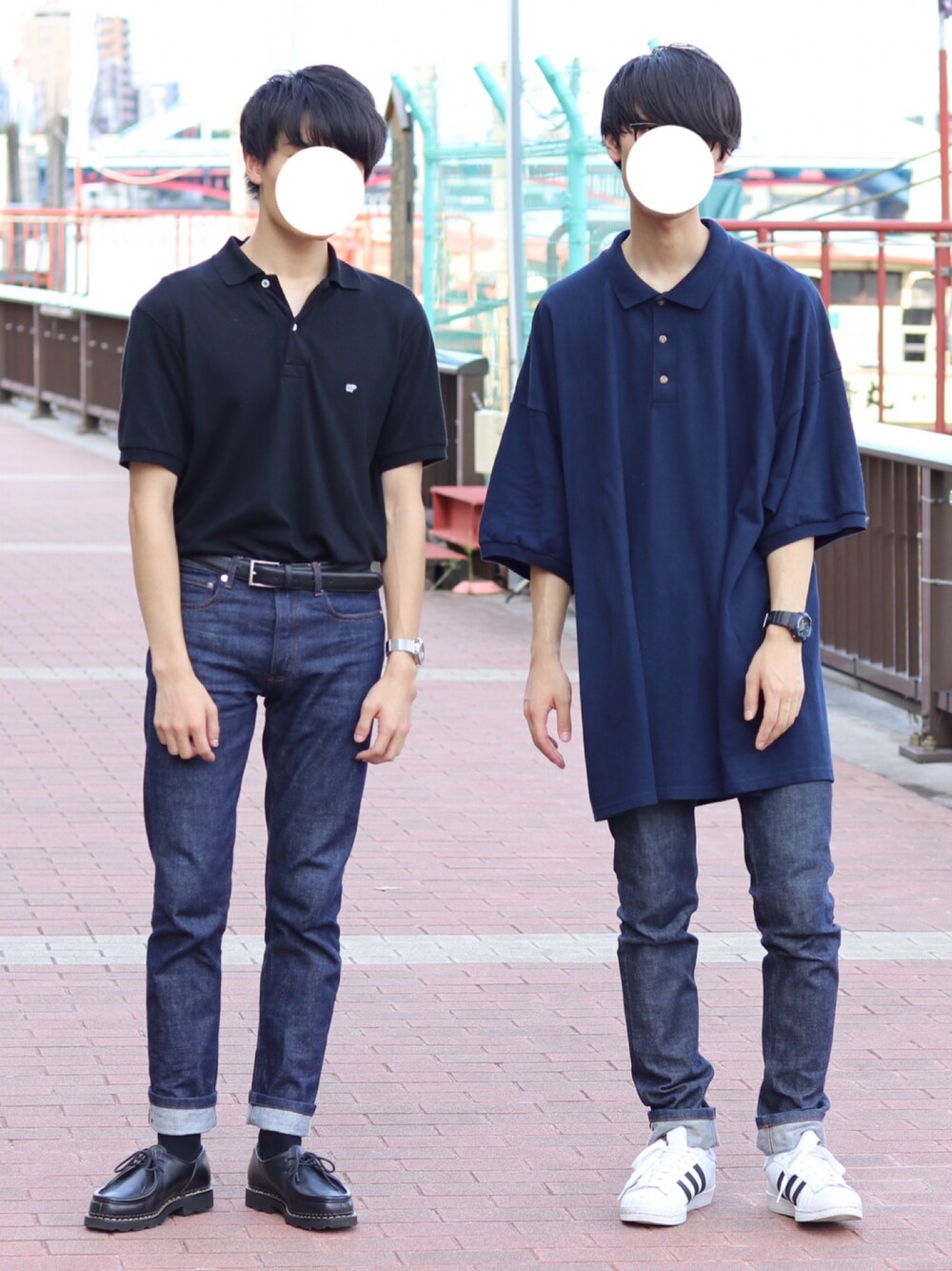 「シミラールック、ポロシャツ、デニム、タックイン、革靴」｜「Scyeの【Begin6月号掲載】Scye × BEAMS / 別注 チイ Scye ポロシャツ（ポロシャツ、ブラック系）」を使った、ponさん（メンズ・168cm）の夏コーディネートの1枚目の写真