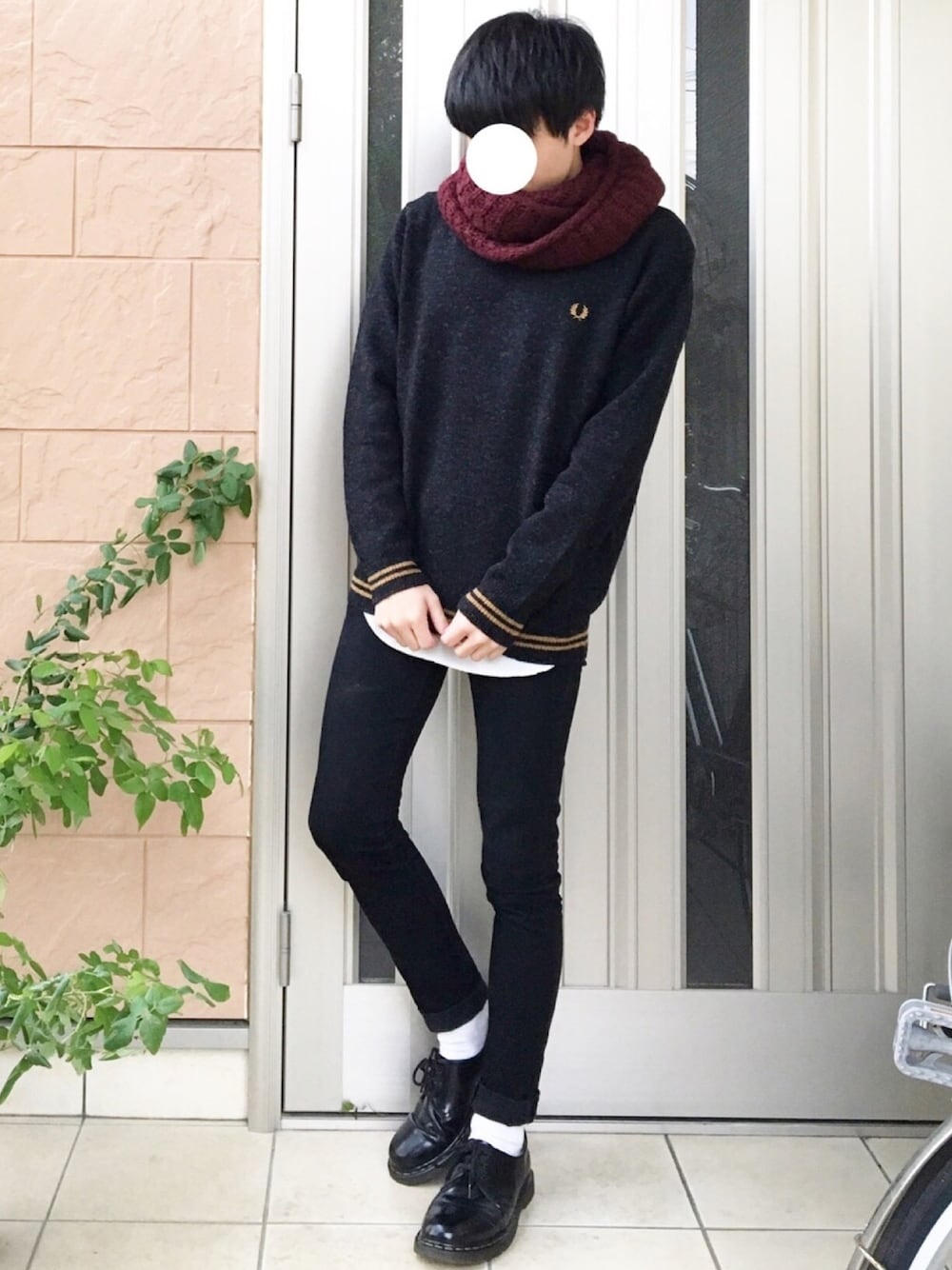 「FRED PERRYのCrewneck Sweater（ニット/セーター、ブラック系）」を使った、ponさん（メンズ・168cm）の秋コーディネートの1枚目の写真