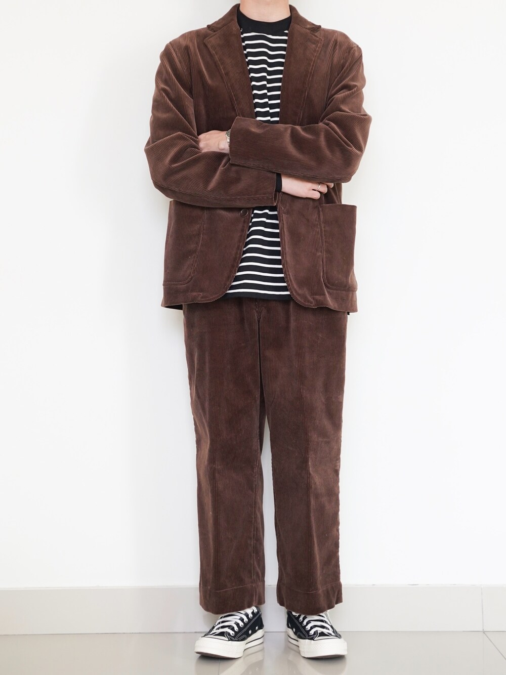 「コーデュロイ」｜「markaのmarka / マーカ：【予約】POCKET TEE L/S - cotton knit boder -：M20A-17CS01C[COR]（Tシャツ/カットソー、ブラック系）」を使った、ponさん（メンズ・168cm）の冬コーディネートの1枚目の写真