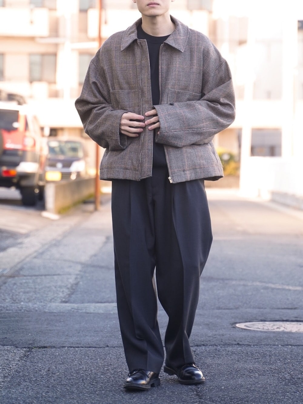 「チョコ色に染まれ、スラックス、ワイドパンツ」｜「steinのアイテム（ブルゾン、ブラウン系）」を使った、ponさん（メンズ・168cm）の冬コーディネートの1枚目の写真