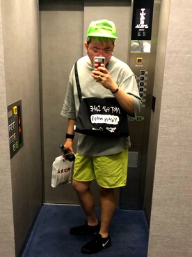 「アイテム（メッセンジャーバッグ）」を使った、ＣＡＭＢＯ•チョウさん（メンズ・176cm・20代）の春コーディネート