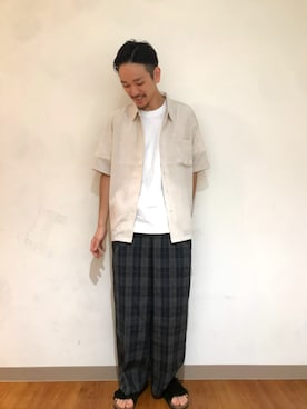 「アイテム（トップス、ベージュ系）」を使った、makoさん（メンズ・172cm）の夏コーディネート