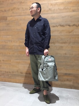 「DANTON（ダントン）のアイテム（パンツ）」を使った、BSHOPみなとみらいスタッフさん（メンズ・170cm）の春コーディネート