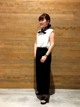 「manipuri（マニプリ）のアイテム」を使った、BSHOPみなとみらいスタッフさん（レディース・160cm）の春コーディネート