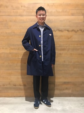 「cellar door」｜「アイテム（ステンカラーコート）」を使った、BSHOPみなとみらいスタッフさん（メンズ・174cm）の春コーディネート