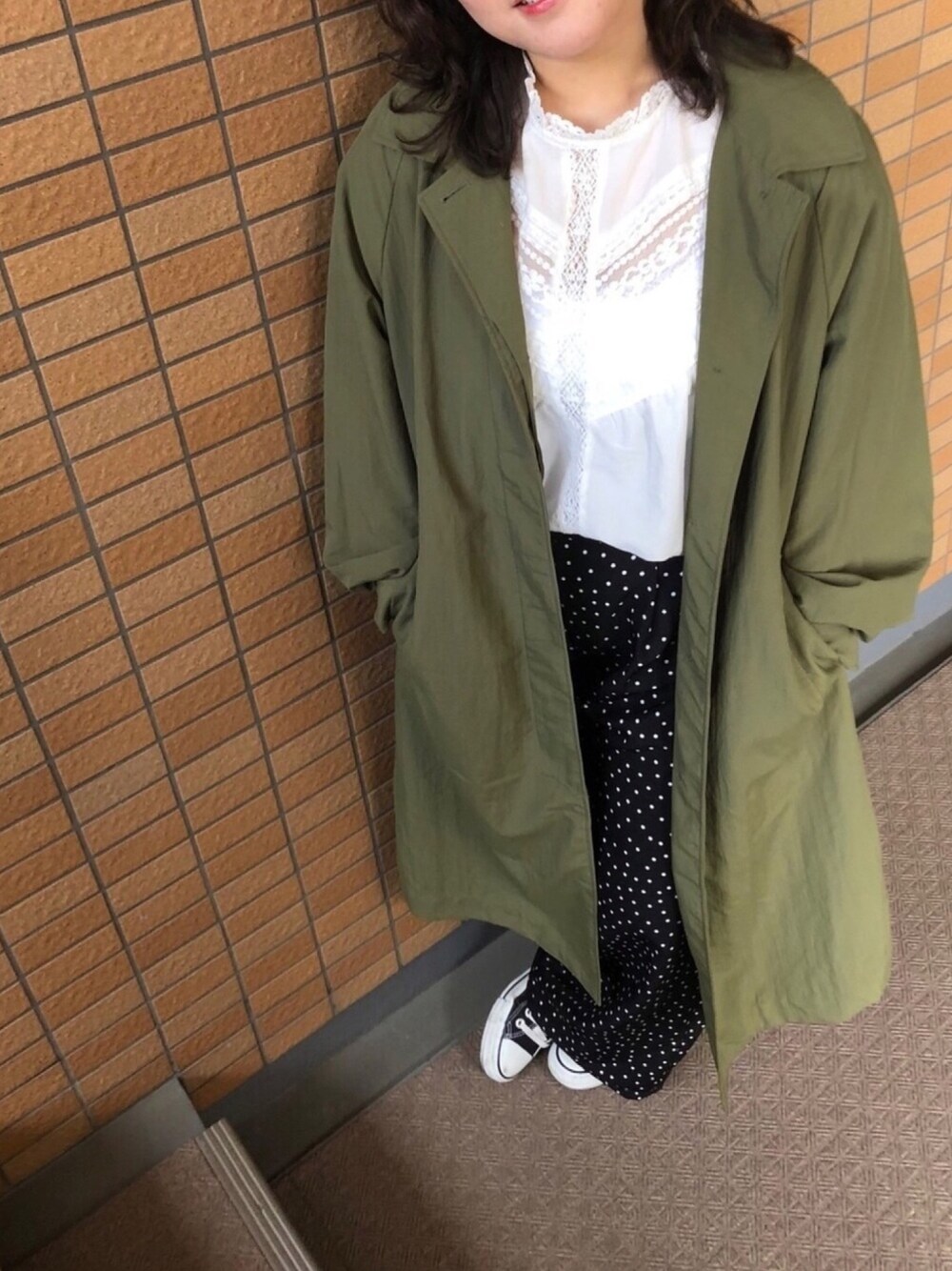 「GU、converse、w closet、ドット、カーキ、今日のコーデ、春、お洒落さんとつながりたい」｜「GUのアイテム（ジャケット/アウター、グリーン系）」を使った、おんさん（レディース・154cm）の春コーディネートの1枚目の写真