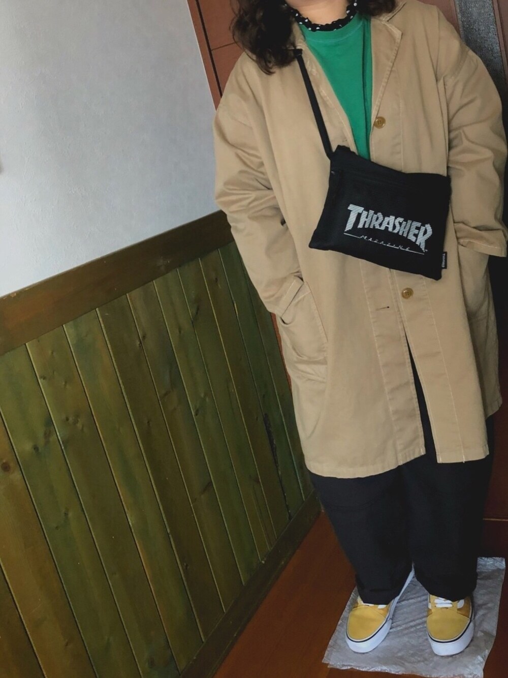 「niko and ...、VANS、ドット、今日のコーデ、カジュアルコーデ、お洒落さんとつながりたい、春、THRASHER」｜「niko and...のオリジナルコットンチノワークコート【niko and ...】（その他アウター、ベージュ系）」を使った、おんさん（レディース・154cm）の春コーディネートの1枚目の写真