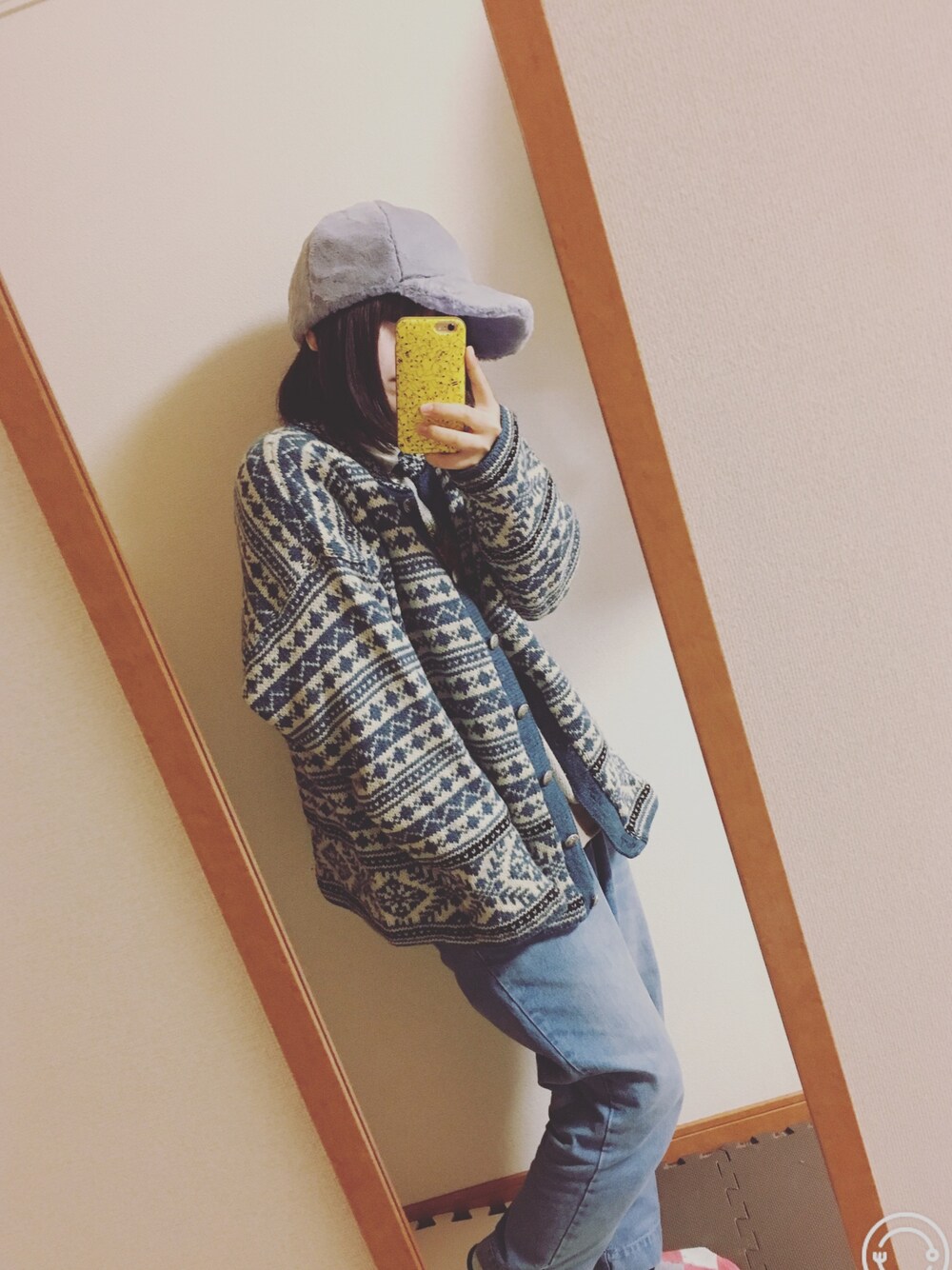 「古着、古着MIX、used、used mix、カーディガン、ニット、ニットカーディガン、秋冬、ファーキャップ、キャップ」｜「VINTAGEのアイテム（トップス、ブルー系）」を使った、まっちゃんさん（レディース・157cm）の秋コーディネートの1枚目の写真
