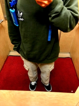 「古着のアイテム（スウェット、グリーン系）」を使った、うみおさん（メンズ・165cm）の秋コーディネート