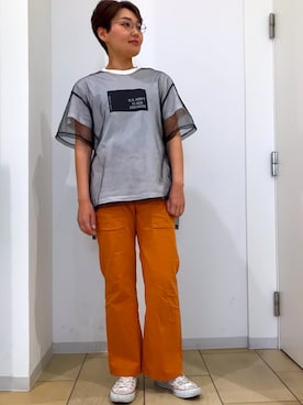 「主役はカラーパンツ」｜みーちゃんさん（レディース・164cm）の春コーディネート