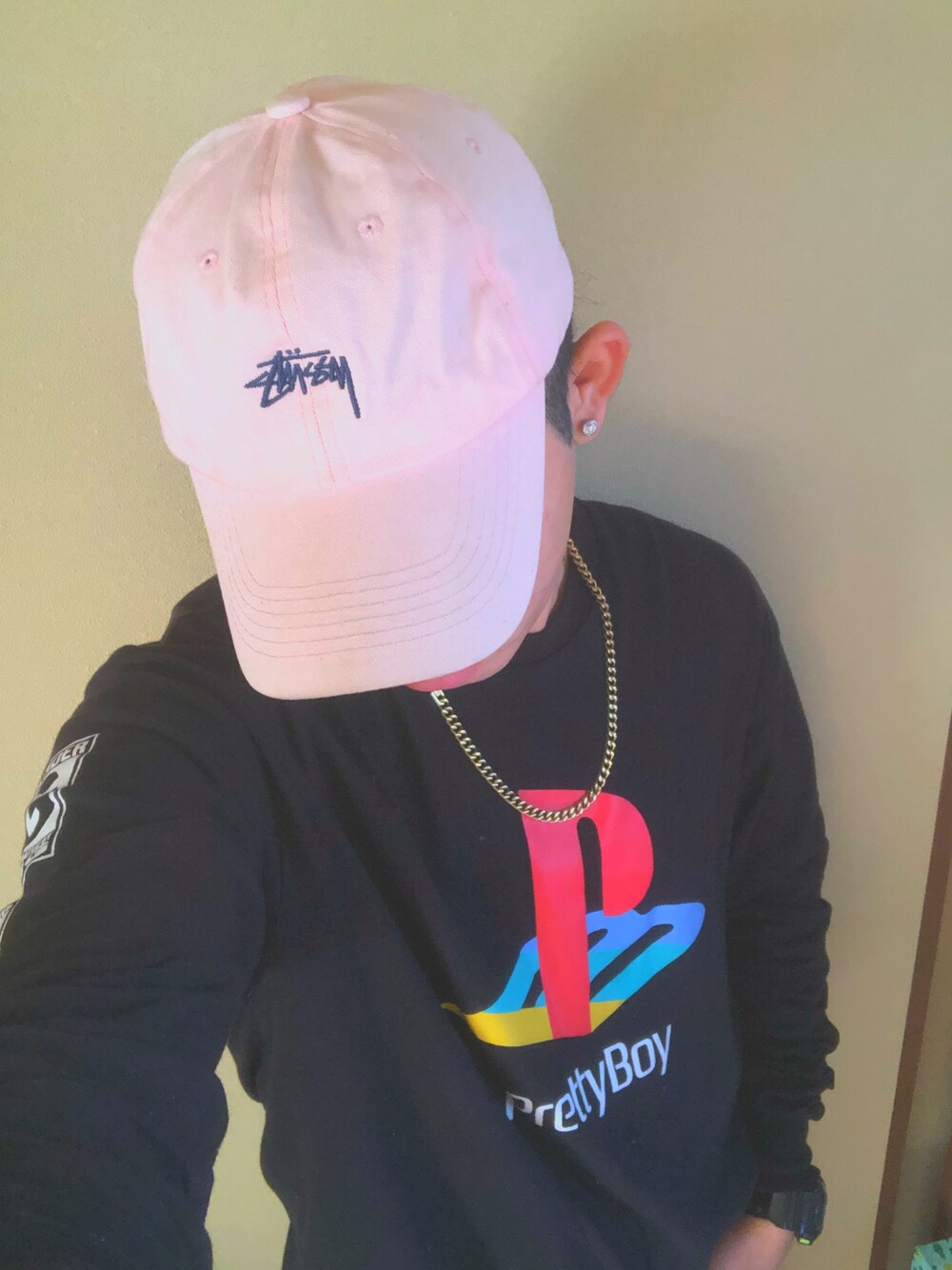 「pretty boy gear、stussy、G-SHOCK、HIPHOP」｜「STUSSYのアイテム（キャップ、ピンク系）」を使った、takahiroさん（メンズ・171cm）の冬コーディネートの1枚目の写真