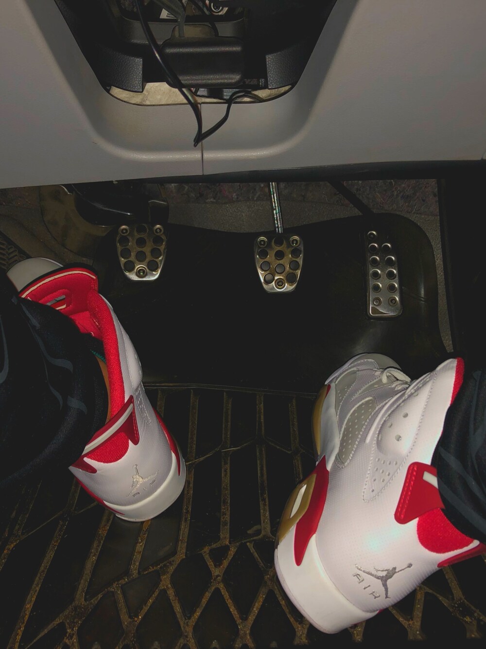 「jordan6」｜「AIR JORDANのアイテム（スニーカー、ホワイト系）」を使った、takahiroさん（メンズ・172cm）の夏コーディネートの1枚目の写真