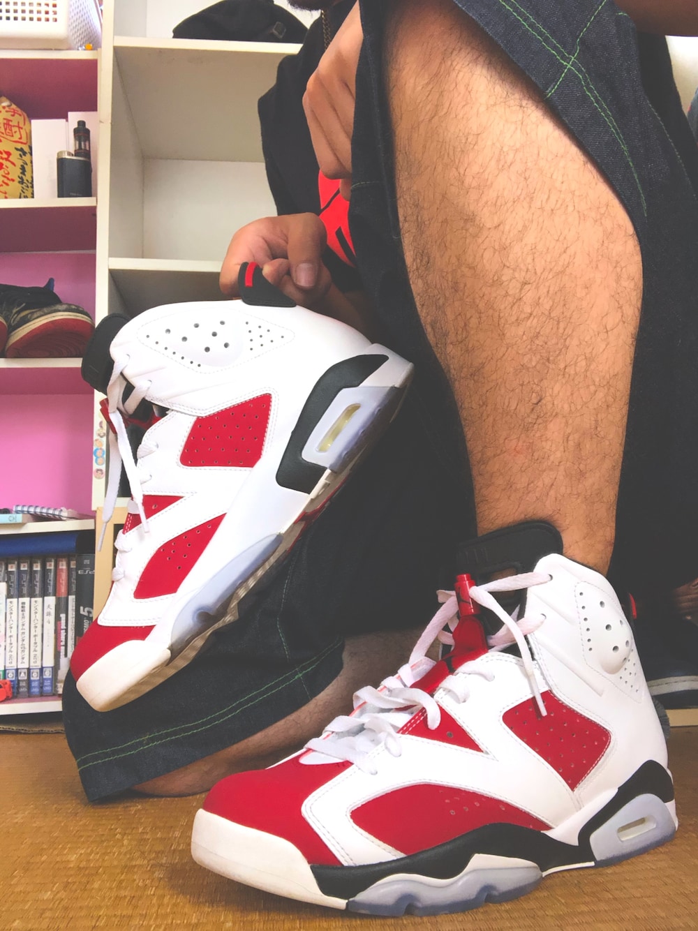 「ジョーダン6、HIPHOP、カーマイン」｜「AIR JORDANのアイテム（スニーカー、レッド系）」を使った、takahiroさん（メンズ・172cm）の秋コーディネートの1枚目の写真