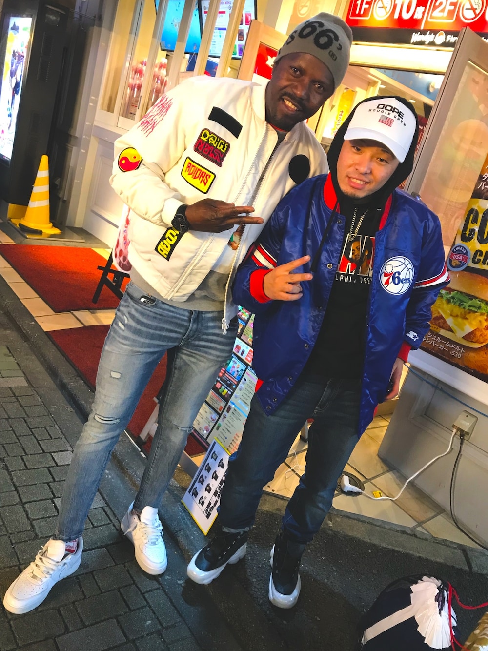 「HIPHOP」｜「DOPEのアイテム（キャップ、ホワイト系）」を使った、takahiroさん（メンズ・172cm）の冬コーディネートの1枚目の写真