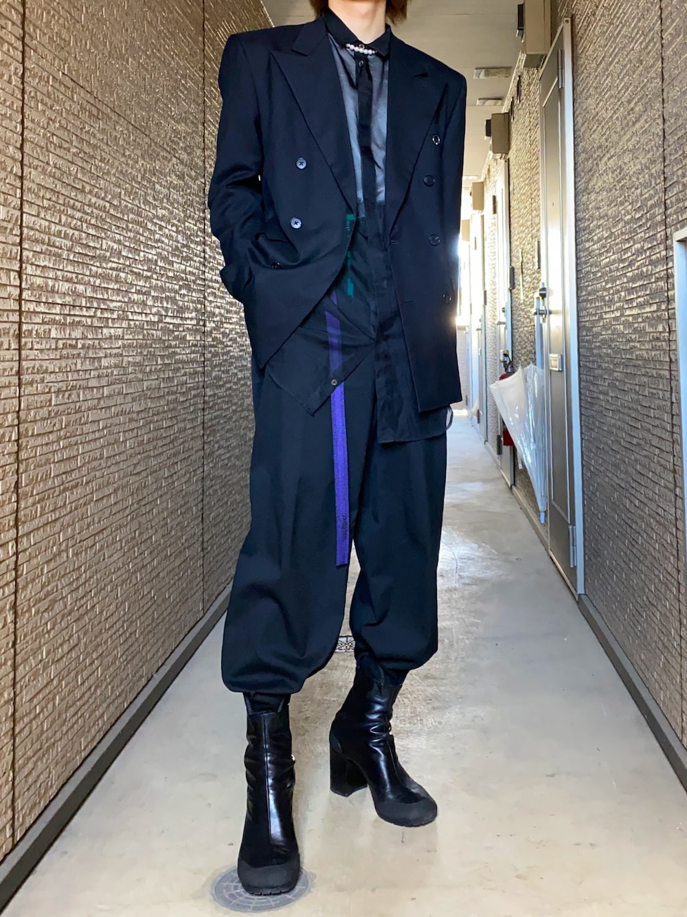 「春コーデ、今日のコーデ、おしゃれさんと繋がりたい、ワイドパンツ、はるコーデ、スラックス、ヒールブーツ、セットアップ、シースルー」｜「DRESSEDUNDRESSEDのアイテム（テーラードジャケット、ブラック系）」を使った、kotarouuuunさん（メンズ・178cm）の冬コーディネートの1枚目の写真