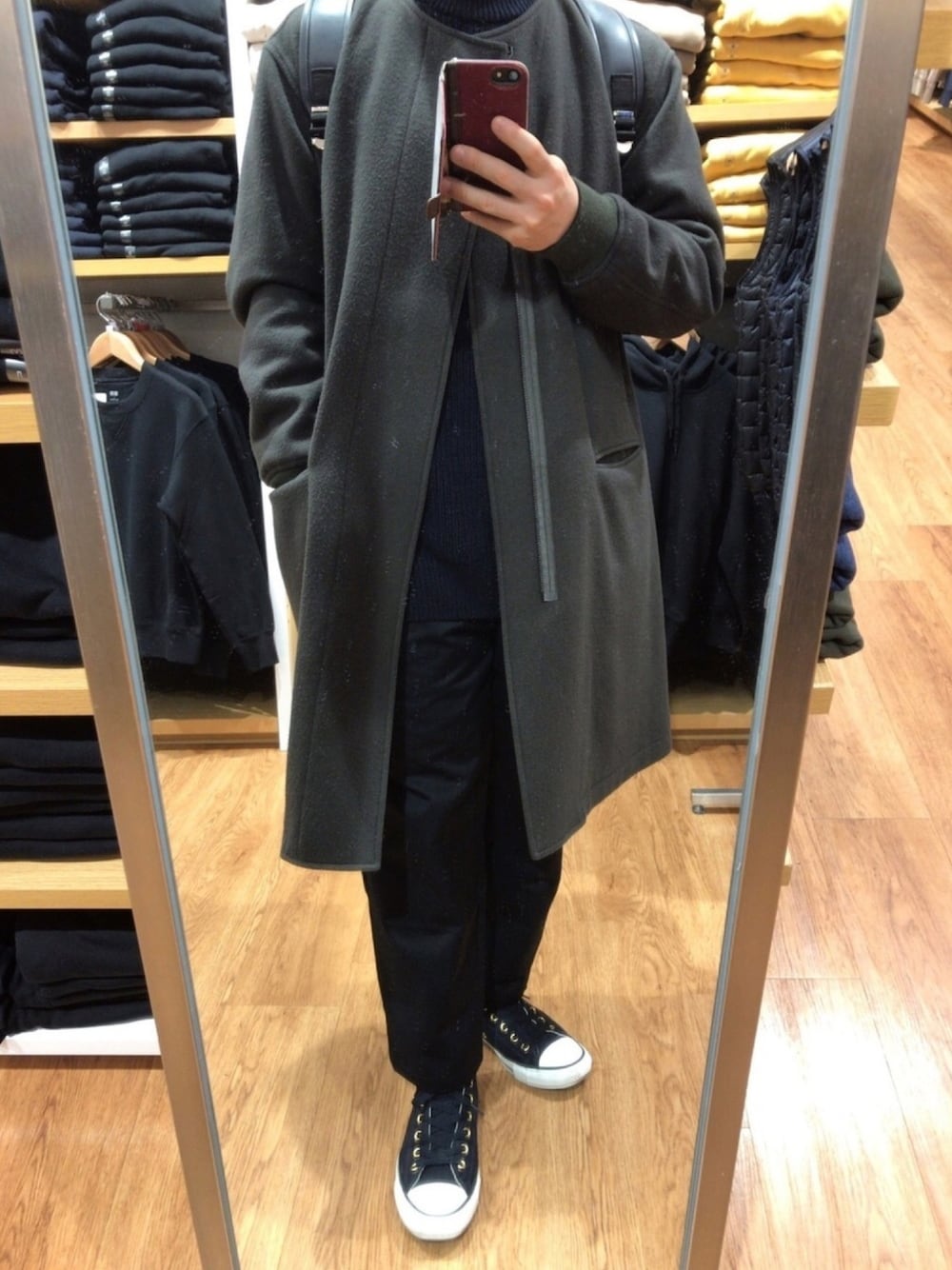 「GU、UNIQLO、N.HOOLYWOOD、converse、シェフパンツ、ノーカラーコート、モックネック、ミドルゲージニット、オールスター、Yライン」｜「GUのアイテム（チノパンツ、ブルー系）」を使った、いっちーさん（メンズ・161cm）の冬コーディネートの1枚目の写真