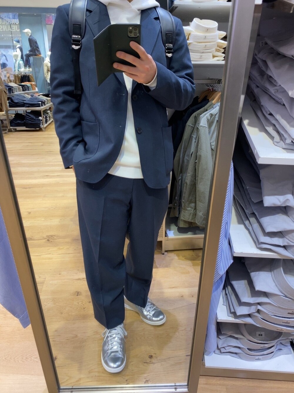 「UNIQLO U、ZARA、adidas、セットアップ、パーカー、スタンスミス、シルバーシューズ、簡単コーデ」｜「UNIQLOのテーラードジャケット（その他アウター、ブルー系）」を使った、いっちーさん（メンズ・161cm）の春コーディネートの1枚目の写真