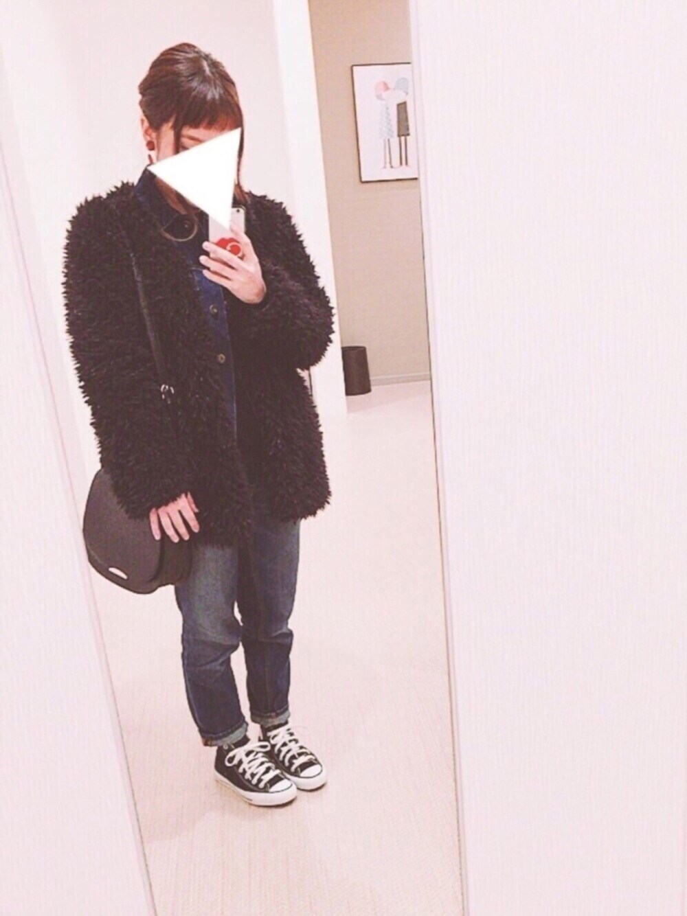 「ootd、プチプラコーデ、冬コーデ、シンプル、デニム、デニムonデニム、プードルカーディガン、コンバース、ハイカット、オールスター」｜「GUのガールフレンドアンクルジーンズ（デニムパンツ、ブルー系）」を使った、saeさん（レディース・155cm）の冬コーディネートの1枚目の写真