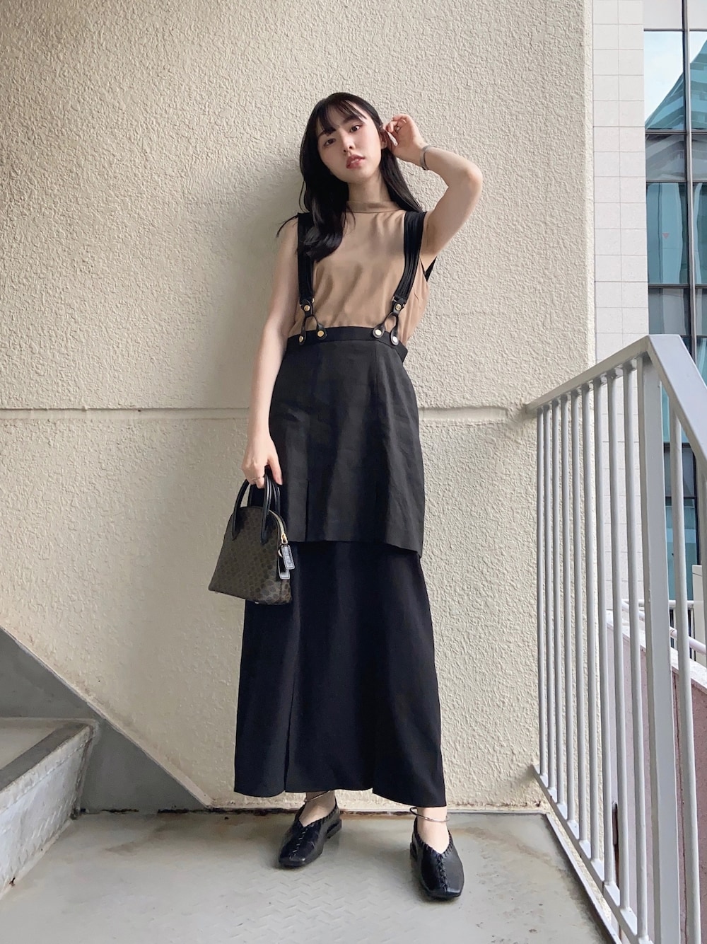 AKIKOAOKI（アキコアオキ）の「サスペンダードレス (AA21SS-D01
