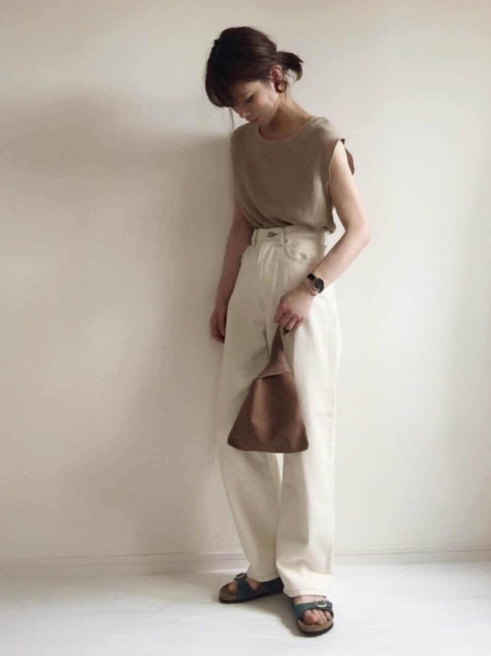 「ハイウエストデニム、白デニム、サーマル、夏コーデ、ビルケンシュトック、birkenstock、シドニー」｜「CIAOPANIC TYPYのさらさらUVサーマルノースリーブTEE（Tシャツ/カットソー、ベージュ系）」を使った、nonさん（レディース・160cm）の夏コーディネートの1枚目の写真