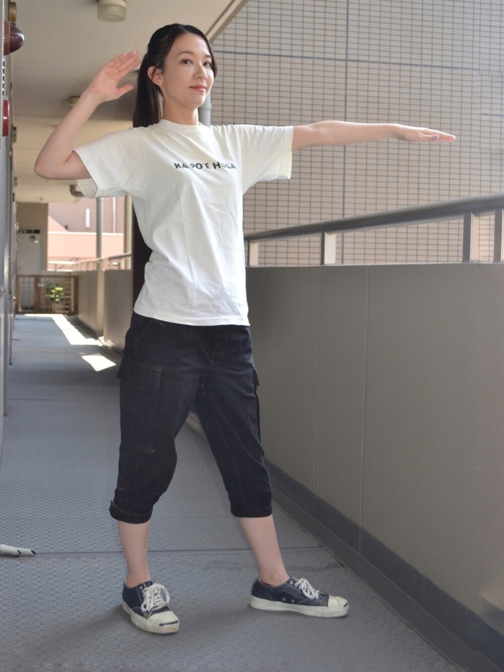 「Tシャツ、古着、古着MIX、古着好きな人と繋がりたい、七分丈、モールスキン、アメカジ、メンズライク、スニーカー、コトヴェラダからコンビナソ・フラコン♪」｜「UNKNOWN.のアイテム（パンツ、ブラック系）」を使った、歩さん（レディース・167cm）の秋コーディネートの1枚目の写真