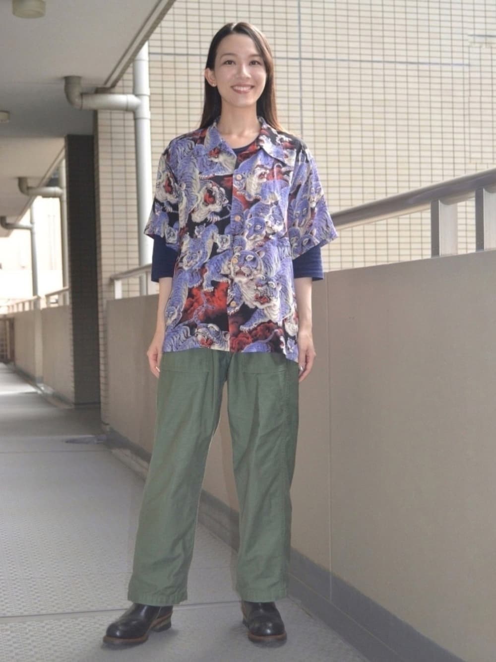 「ブーツ、アメカジ、メンズライク、ベイカーパンツ、RED WING、七分袖、アロハシャツ、sun surf、百虎、元・忍空組3番隊隊長♪」｜「SUN SURFのアイテム（シャツ/ブラウス、パープル系）」を使った、歩さん（レディース・167cm）の秋コーディネートの1枚目の写真