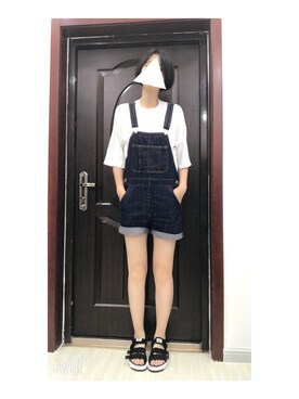 「MOUSSY（マウジー）のアイテム（サロペット/オーバーオール）」を使った、玉子酱さん（レディース・174cm）の夏コーディネート